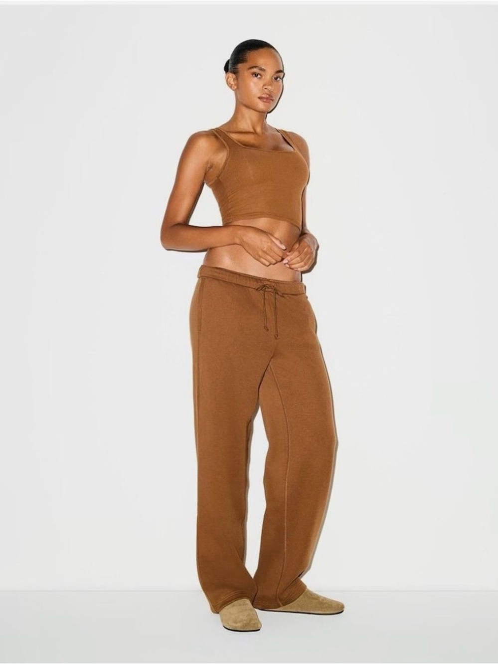 NWT Skims CLASSIC STRAIGHT LEG PANT BISON.